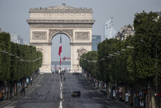 Arc de Triomphe to be wrapped up whole in Paris art installation