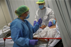  Healthcare staff win top Spain prize for 'spirit of sacrifice' 