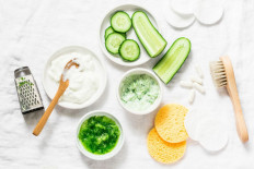 The combination of cucumber and yoghurt will soothe your skin. 