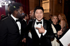 'Parasite' actor Song Kang-ho, Lee Byung-hun to star in plane disaster blockbuster