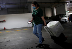 COVID-19: Malaysian mothers in Singapore freeze breast milk for babies at home