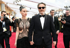 Rooney Mara pregnant, to have first child with Joaquin Phoenix: Report