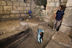 Researchers find ancient rooms under Jerusalem's Western Wall