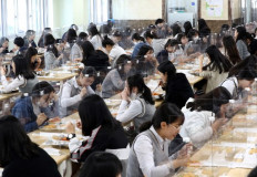 Schools reopen in South Korea as virus fears ease