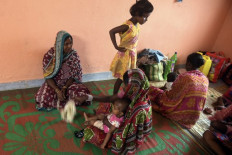 India evacuates 100,000 from homes, virus hospital ahead of cyclone