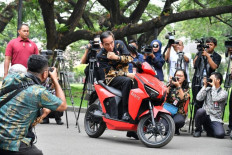 Hary Tanoe's 19-year-old son steps in to buy Jokowi's Rp 2.55 billion motorcycle