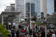 Concerns mount over reopening of offices, malls as Indonesia steps into 'new normal'