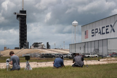 'No decision' on next launch attempt for historic SpaceX-NASA mission