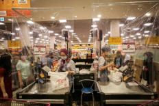 Experts warn of turbulent 'new normal' amid COVID-19 data, testing issues