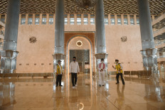 Istiqlal Mosque may reopen in July, Jokowi says while inspecting renovations