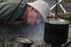 After lockdown, Australians seek to learn survival skills in the bush