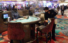Las Vegas casinos reopen after months of virus lockdown