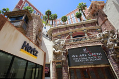 Las Vegas roars back to life with record gambling win