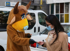 Ukraine reports 'alarming' record rise in virus cases