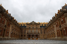 Palace of Versailles to reopen, but will visitors come?