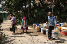 Dry season causes clean water shortage in East Nusa Tenggara