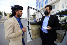 'Stop me if you need a doctor': Yemen medic treats poor from his car