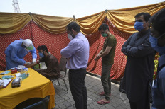 'Catastrophic': South Asia reels from virus surge