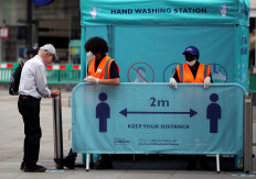 UK's Johnson to announce lockdown easing plans on Tuesday