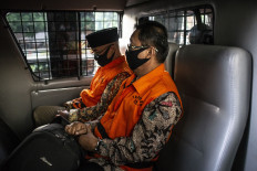 KPK detains three councilors in Jambi graft case