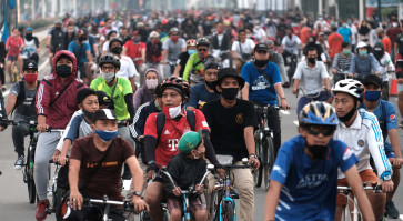 Jakarta&rsquo;s Car Free Day suspended following crowded revival