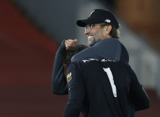  Klopp expects Liverpool to face tougher title fight next term 