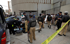 Gunmen attack Pakistani stock exchange, six killed:  Police