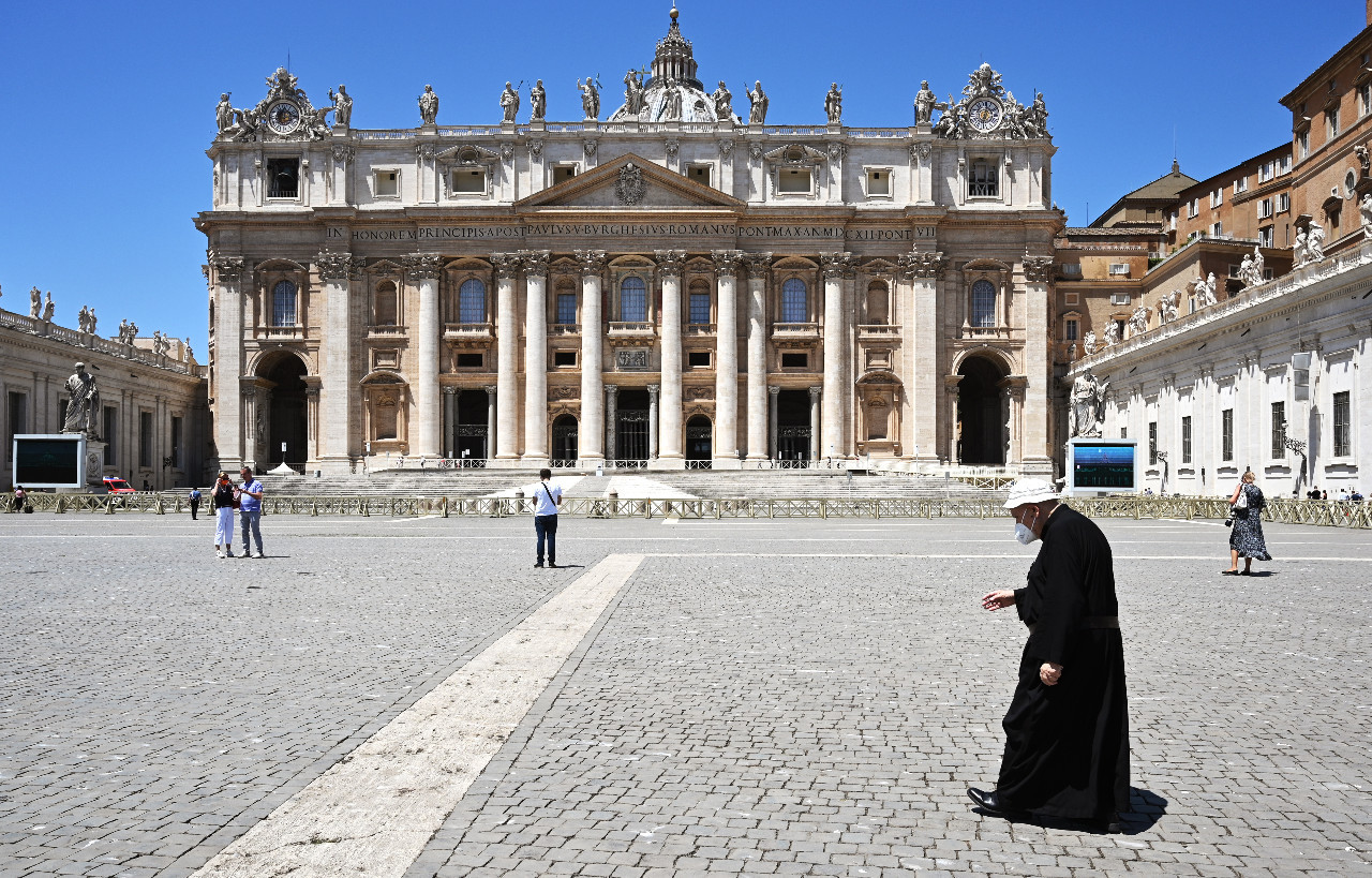 Kota Vatikan adalah negara terkecil di dunia