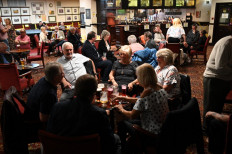 New COVID-19 rules could spell last orders for some British pubs