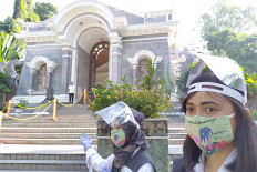 Bogor Botanical Gardens reopen to public