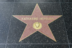 Katharine Hepburn's love letters to Howard Hughes up for auction