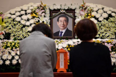 Seoul mayor's death renews #MeToo debate in South Korea