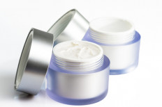 Skin whitening creams remain online despite mercury findings