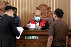 Presiding judge Nazar Effriandi speaks at a hearing regarding a request for a case review submitted by graft convict Djoko Tjandra at the South Jakarta District Court on July 6. The court postponed the hearing because of Djoko’s absence. He was said to be sick. JP/Dhoni Setiawan