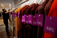 PM warns France 'not to let down guard' as virus cases surge