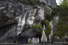 World's first e-pilgrimage at France's Lourdes shrine
