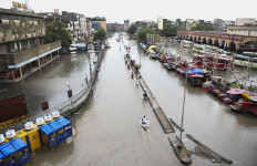 Floods in India, Nepal displace nearly 4 million people, at least 189 dead