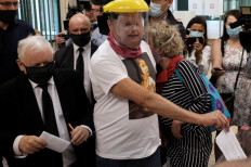 Poland to propose limits on foreign media soon, Kaczynski says