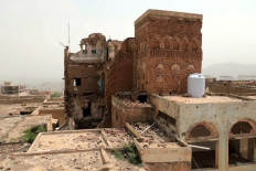 Bombed and looted: Yemen battles to save its heritage