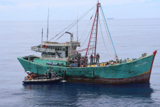Bakamla nabs Vietnamese fishing boat crew after cat and mouse game in Natuna