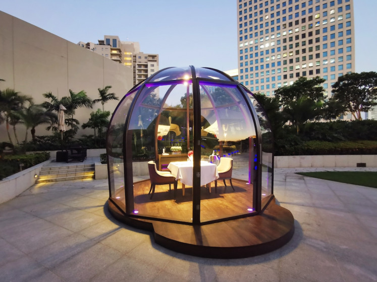 A pod for two: The Dining Pod, introduced by Fairmont Hotel Jakarta in February, may serve as a romantic setting for couples who want to enjoy a novelty dining experience. Interestingly, it is suitable for the current situation in which physical distancing is a must.