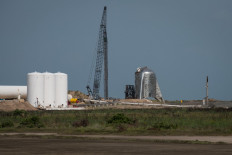SpaceX completes test flight of Mars rocket prototype