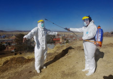 Peru president bans family gatherings, extends lockdowns, as coronavirus infections spike