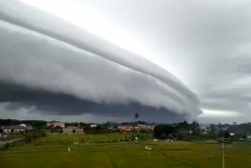 Rare arch-shaped cloud over Aceh goes viral, sparks concern, 'fake news'