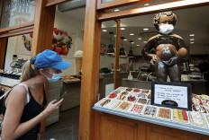 Belgium eases mask rules, cuts quarantine despite rising cases