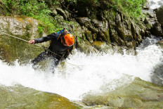Illustration of canyoning.