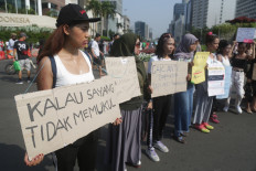 Contextualizing women’s issues in experiences, literature