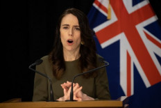 New Zealand's Prime Minister Jacinda Ardern speaks to the media about changing the 2020 general election date during a press conference at the Parliament in Wellington on August 17, 2020. - Prime Minister Jacinda Ardern on August 17 delayed New Zealand's looming election by four weeks to October 17 after a renewed COVID-19 coronavirus outbreak hampered campaigning. 