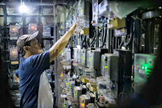 Govt extends electricity relief to June but halves discounts