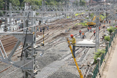 Ministry pushes forward 982 infrastructure deals as govt ramps up spending